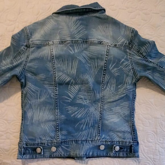 Nwt XS LULAROE HARVEY DENIM JACKET PALM LEAVES - Picture 4 of 5